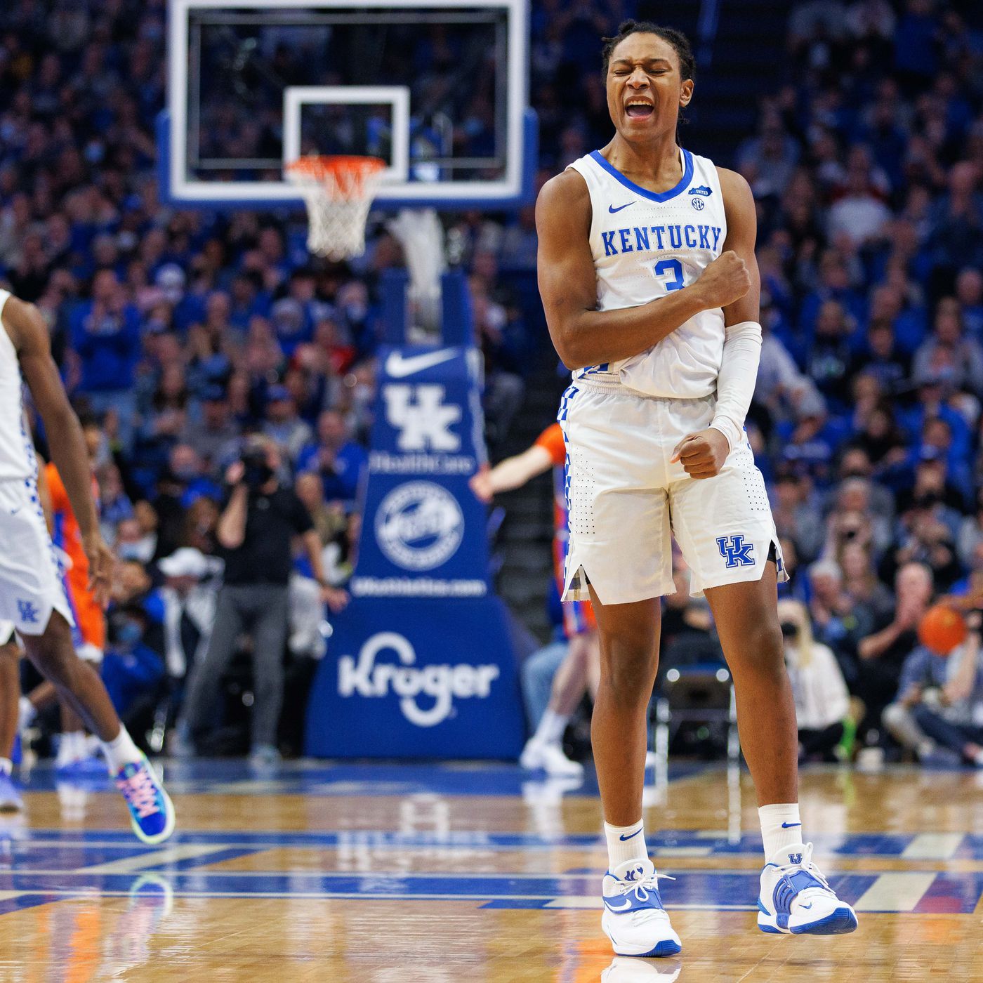 March Madness Favorites, Sleepers, NBA Prospects, and Picks