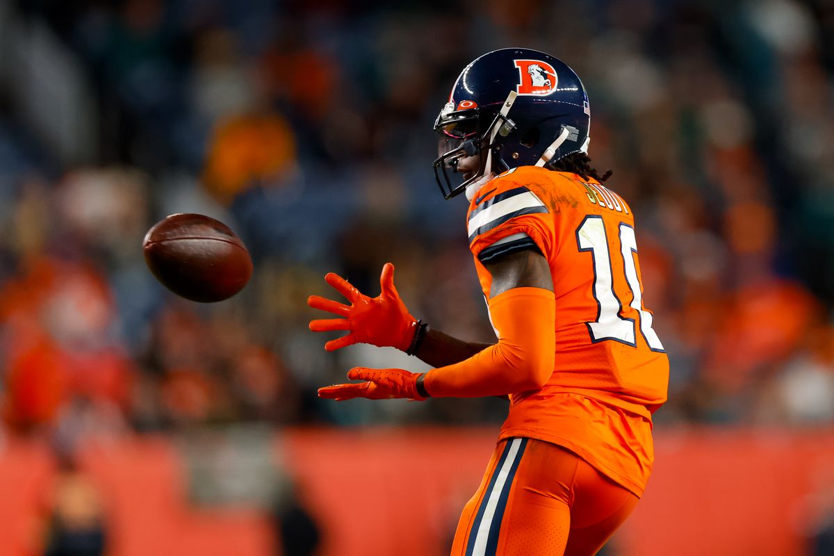 NFL picks, Week 10: Broncos vs. Titans spread, over/under, player prop bets  - DraftKings Network