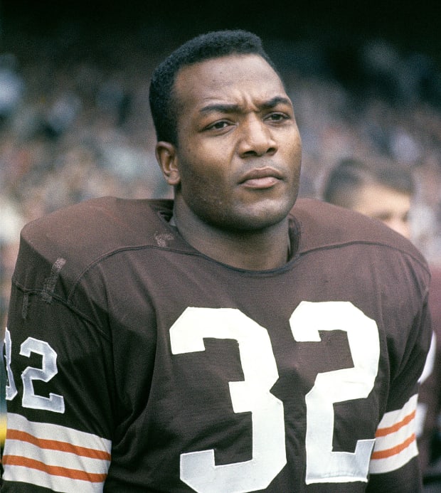 NFL Hall of Fame Cleveland Browns running back Jim Brown has died : NPR