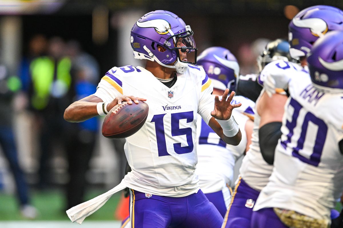 Week 10 — Top 12 QB Fantasy Football Rankings and Tiers